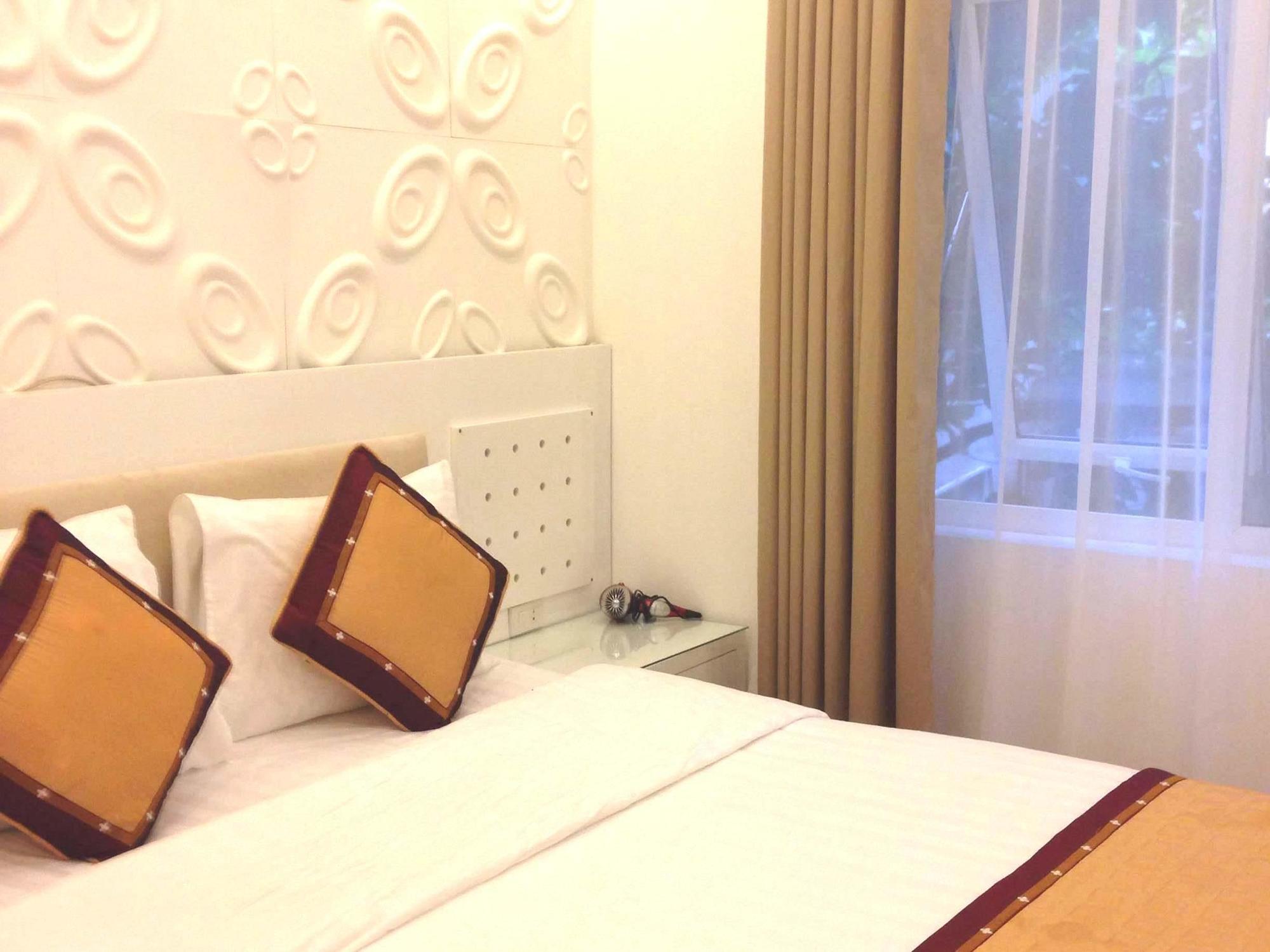 New 3 Hotel *